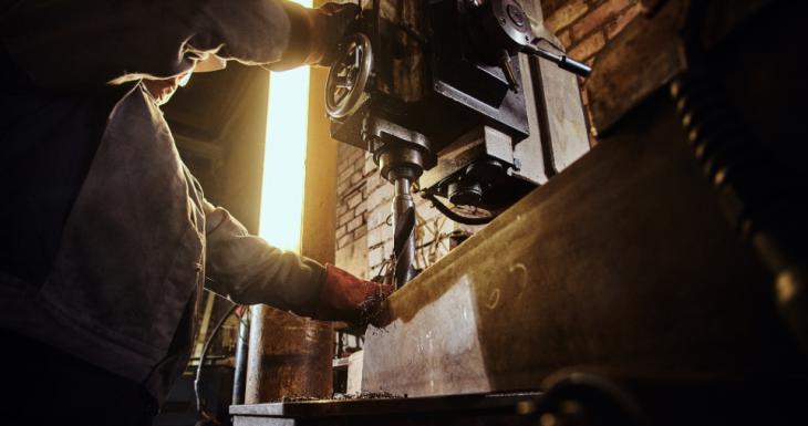 Consejos para la selección óptima de iluminación en maquinaria industrial