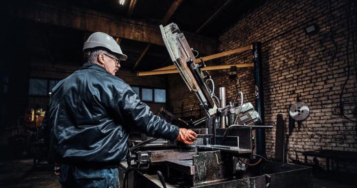 Advantages of Investing in Used Industrial Machinery vs. New Machinery