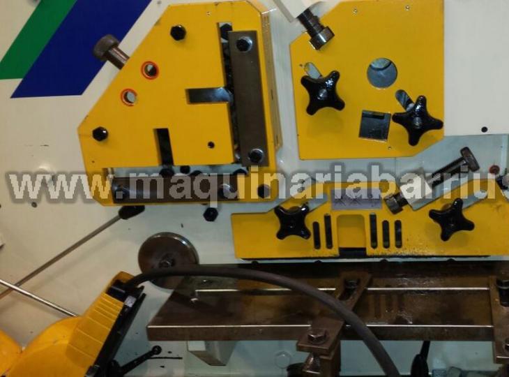 Punching machine GEKA Mod. HYDRACROP 80SD with punches (2)