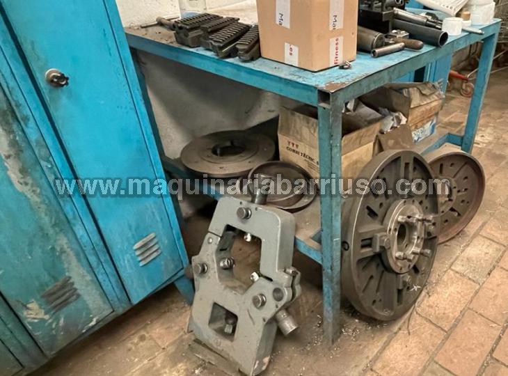 Torno TOS Mod. 630 S visualizado, equipado com dois pratos e duas lunetas (8)