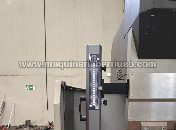 Electronic Press Brake, 4 m, 180 Tn, with 4 Axes and Crowning. 510 Throat, 3550 Distance Between Uprights (4)